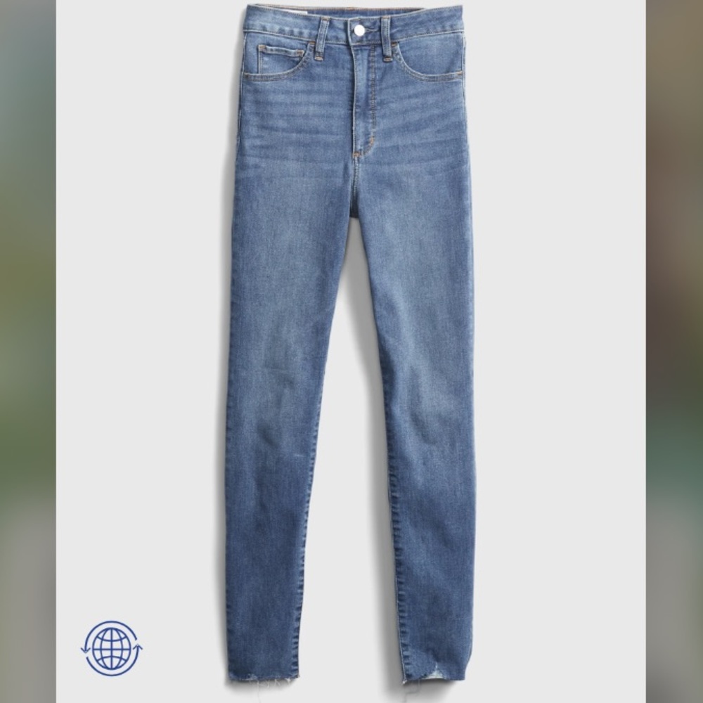 Gap Sky High Rise Universal Jegging with Raw Hem
